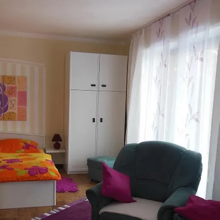 Ferienwohnung Romantic Apartman